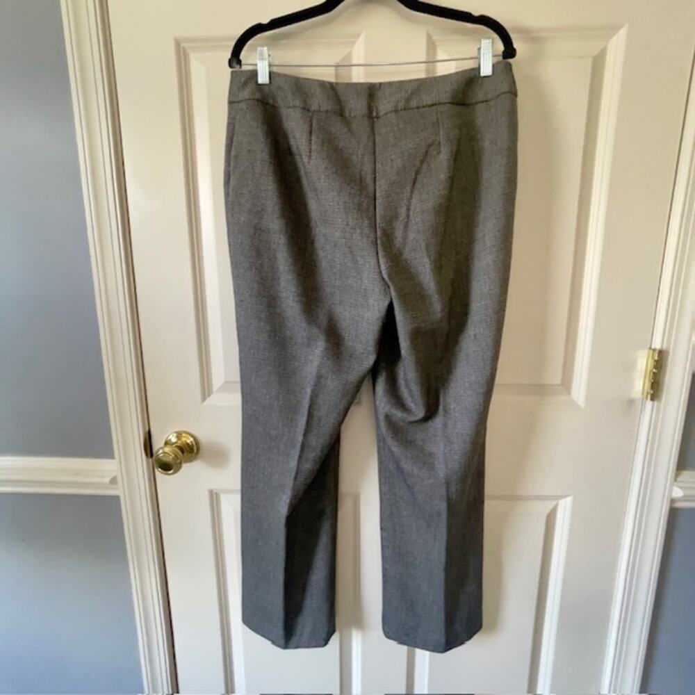 Chicos Womens Size 2 Gray Herringbone Dress Pants Career Classic 29.5 inseam - Picture 3 of 10